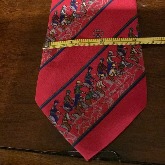 Authentic Gucci made in Italy vintage tie with horse & rider derby racing style - Picture 8 of 8